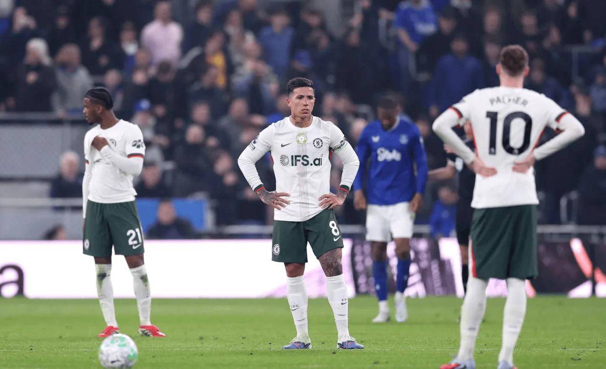 33年来第1次4连败，切尔西的首要问题是罗塞尼尔